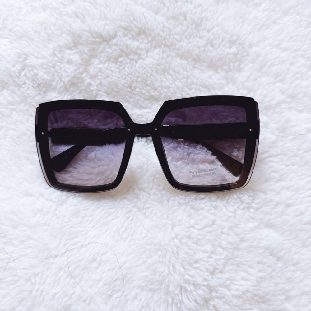 Gloria Black Square Oversized Sunglasses